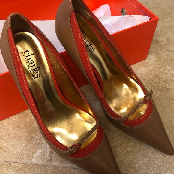 NEW: Charles David two toned tan and orange kitten heels size 5.5 - Picture 2 of 3